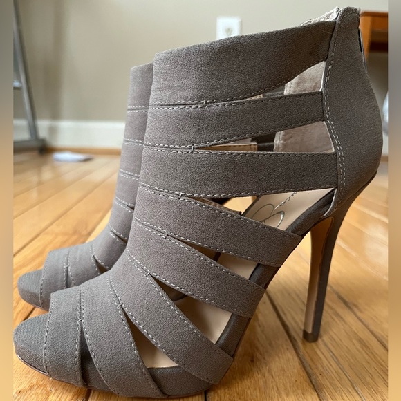 Size 5.5 Jessica Simpson booties - Picture 1 of 1